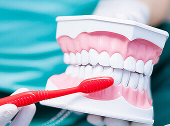 oral-dentist-2